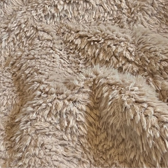 Kenneth Cole Ivy Long Line Faux Fur Teddy Coat - Size M (EUC) - Picture 4 of 11